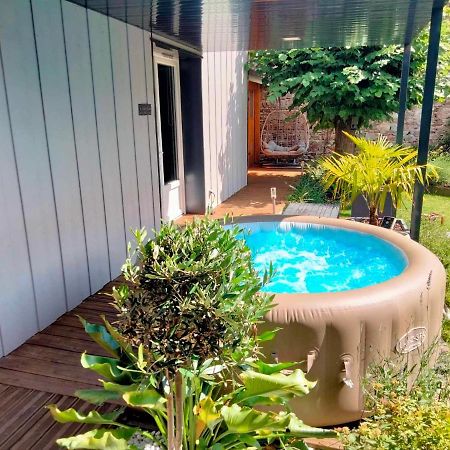 Sejour Au Jardin De Cupidon Avec Jacuzzi Et Sauna Balbigny Bagian luar foto