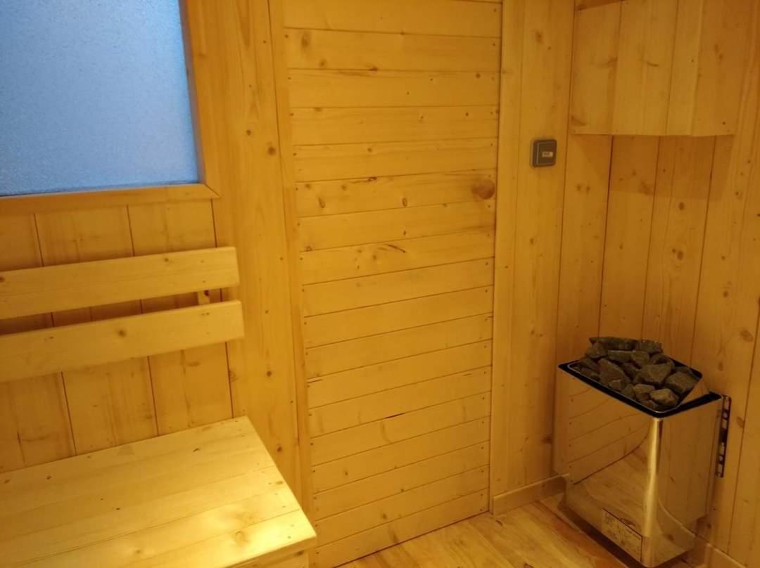 Sejour Au Jardin De Cupidon Avec Jacuzzi Et Sauna Balbigny Bagian luar foto