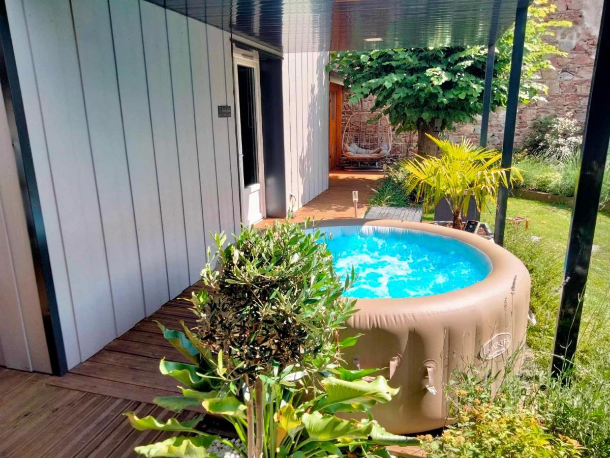 Sejour Au Jardin De Cupidon Avec Jacuzzi Et Sauna Balbigny Bagian luar foto